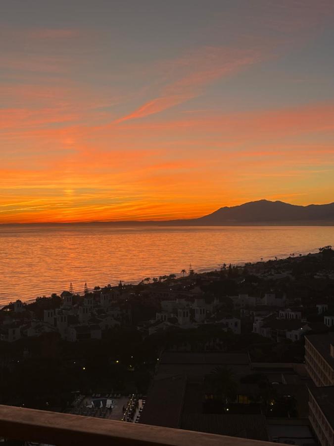 Vistas al Mar Marbella del Este Exterior foto