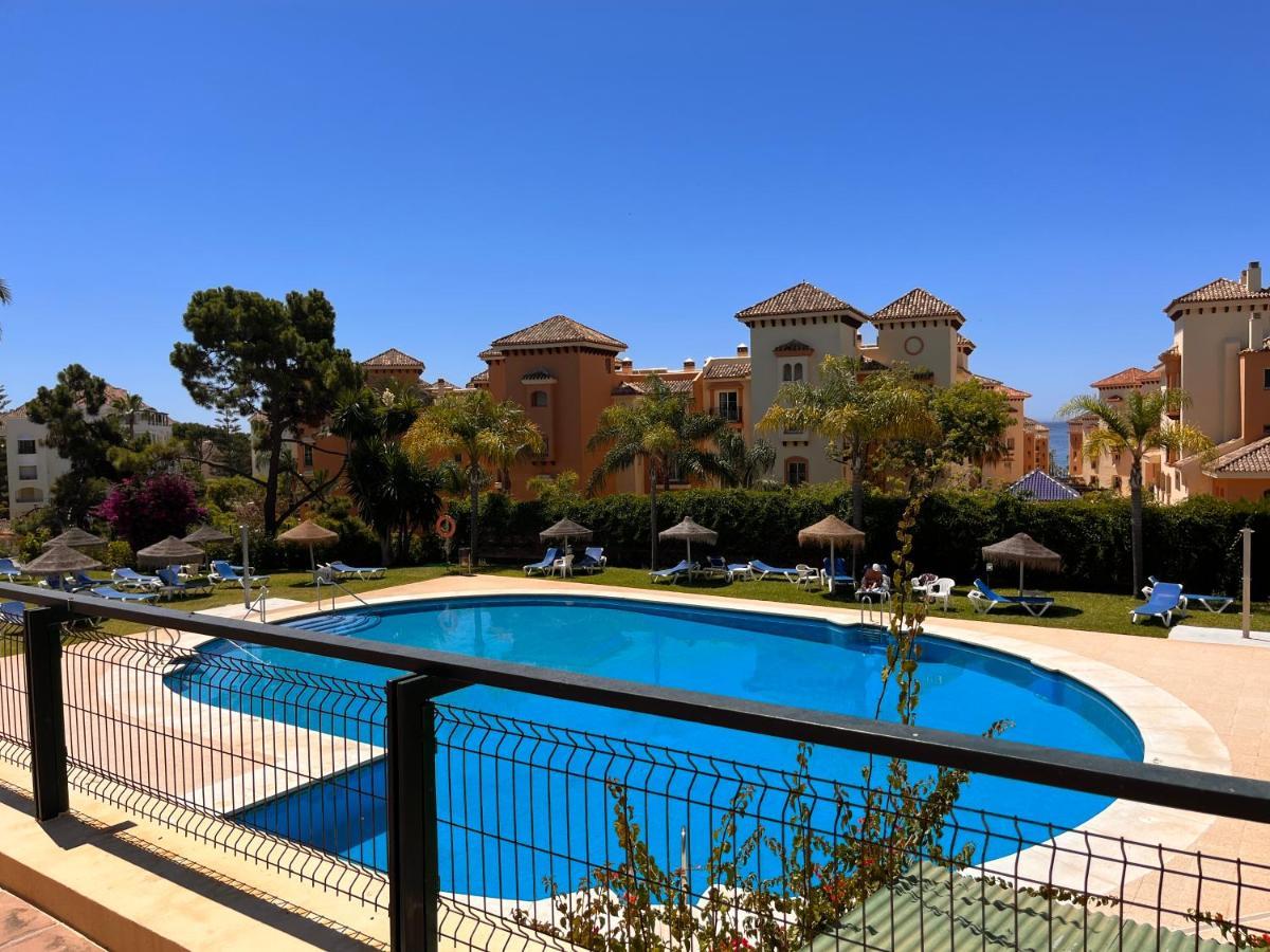 Vistas al Mar Marbella del Este Exterior foto